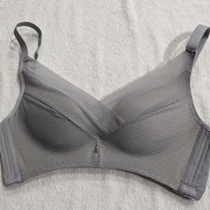 FINAL MARKDOWN New Gray wireless bra